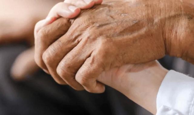 Türkiye’de yaşam süresi 78,1 yıla yükseldi… Kadınlar erkeklerden 5,2 yıl daha uzun yaşıyor