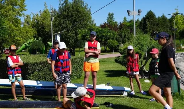 Yaz okulunda su sporlarına yoğun ilgi