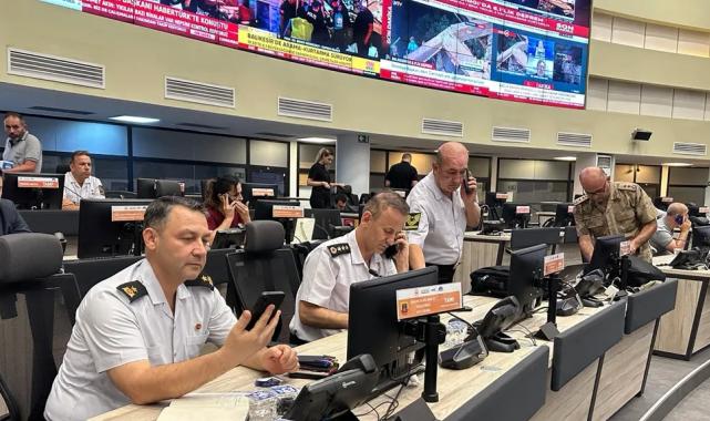 AFAD: 20 artçı deprem kaydedildi, 24 hasar ihbarı geldi