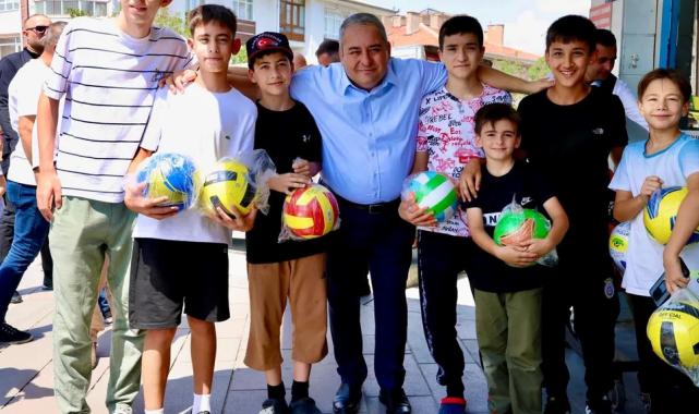 Ankara Keçiören’de Başkan Mesut Özarslan esnafın yanında