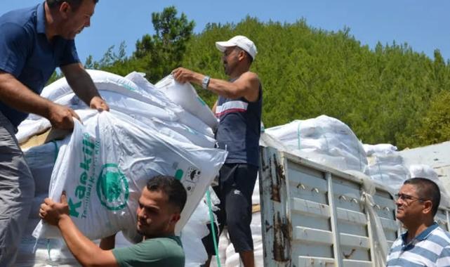 Antalya Büyükşehir’den Alanyalı çiftçilere 10 ton kaolin kili desteği​​​​​​​