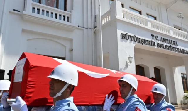 Antalya’da eski başkan son yolculuğuna uğurlandı!