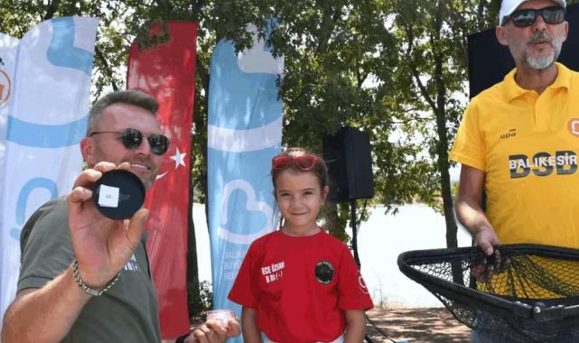 Balıkesir’de amatör balıkçılar hünerlerini sergiledi