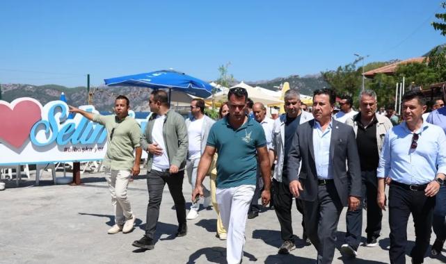 Başkan Aras Marmaris’te vatandaşlarla bir araya geldi