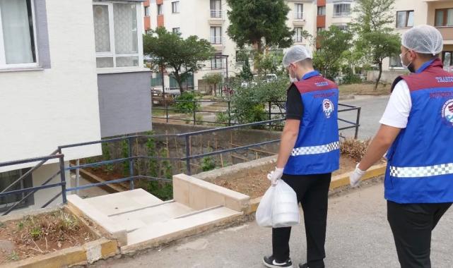 Bin 805 aileye evde sıcak yemek