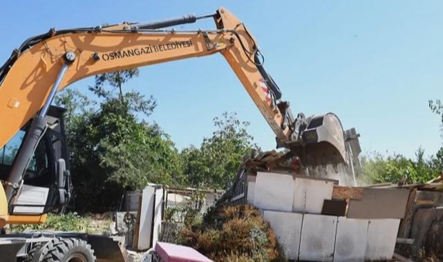Bursa Osmangazi’de sit alanına yapılan kaçak yapılar yıkıldı