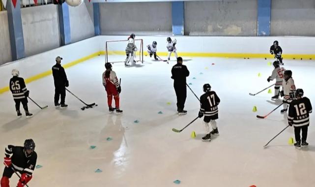 Buz Hokeyi Gelişim Kampı ilk kez Antalya’da