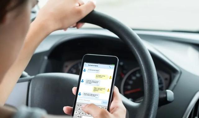Direksiyonda mesajlaşma kaza riskini 23 kat artırıyor!