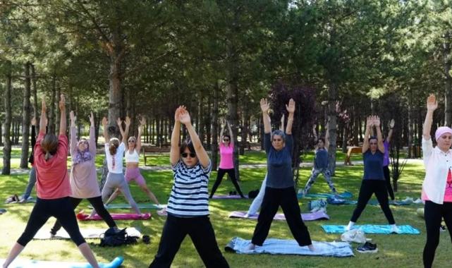 Eskişehir’de 2 bin kişi açık havada sporun keyfini çıkardı