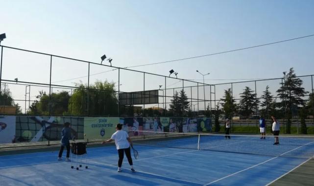 Eskişehir’de yetişkinler için tenis kayıtları başlıyor