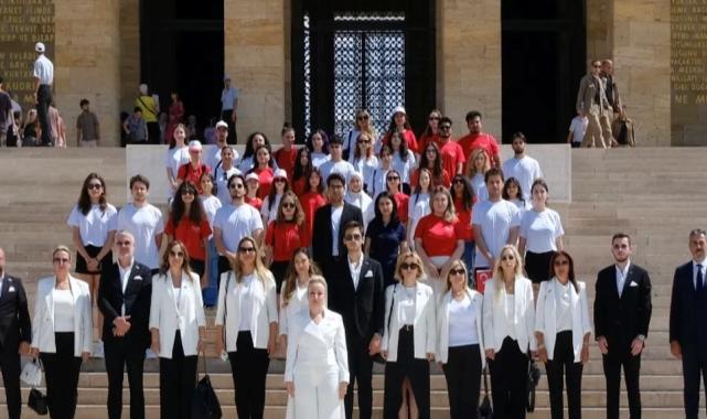 EUAVAKFI dünya gençliğini Atamızla buluşturdu