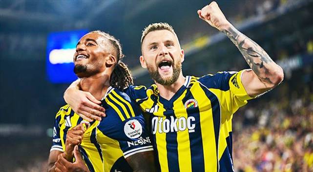 Fenerbahçe 3-1 Kocaelispor (Maç Sonucu) Kadıköy’de 3 puan 3 golle geldi!