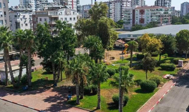 Ferdi Zeyrek’in adı Muratpaşa’da bir parkta yaşatılacak