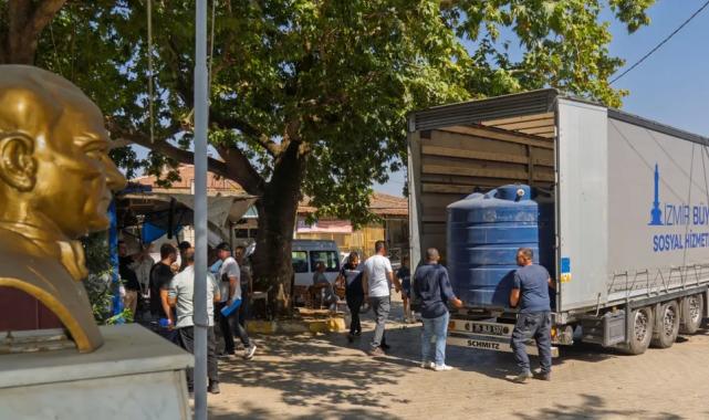 İzmir Büyükşehir yanan köylere can suyu oluyor