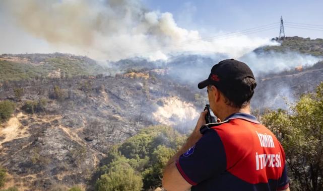 İzmir İtfaiyesi, Aliağa’daki yangına da müdahale ediyor