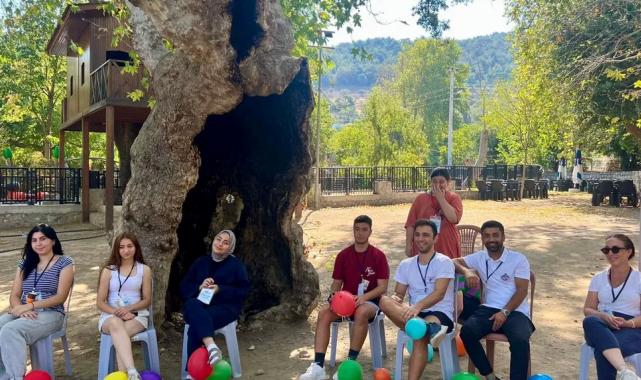 İzmir’de ‘değişim ve dönüşüm’ kampı