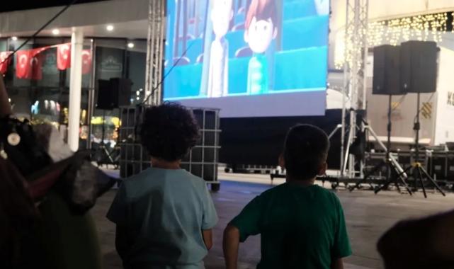 İzmit’te yıldızların altında ‘Rafadan Tayfa’ keyfi