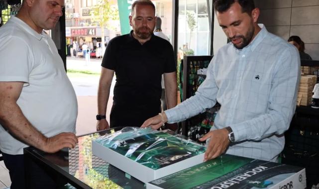 Kocaelispor sevgisi şehrin meydanlarında yaşanıyor
