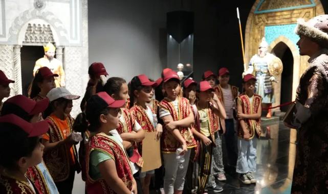 Konya’da 3 bin öğrenci 6 tarihi mekanda 6 tarihi karakteri tanıyor