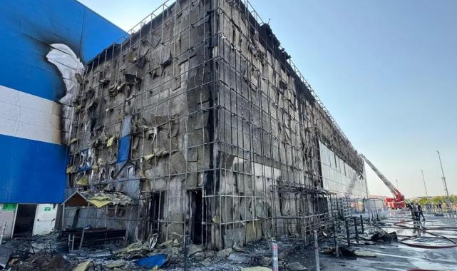 Koskoca fabrika küle döndü