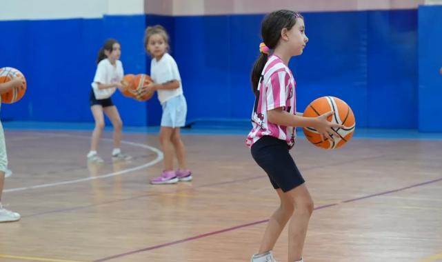 Maltepe’de yaz spor okulu coşkusu devam ediyor