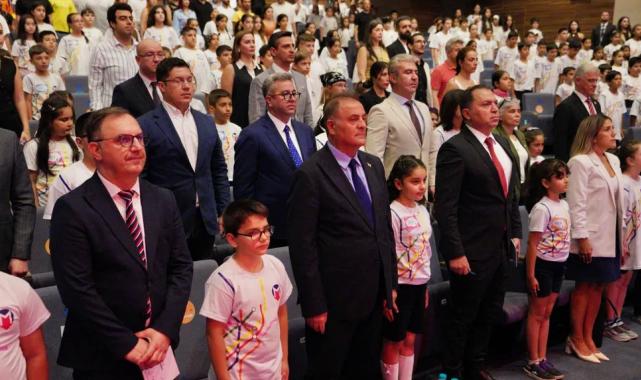 ‘Metro İstanbul’da 403 minik öğrenci mezun oldu