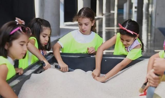 Minik arkeologlar Bursa’nın tarihi mekanlarını gezdi