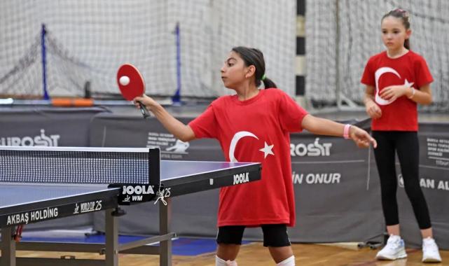 Minik raketler Bursa Osmangazi’de kıyasıya mücadele etti