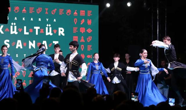 Sakarya’da Kafkas ve İç Anadolu’da şölen gibi akşam