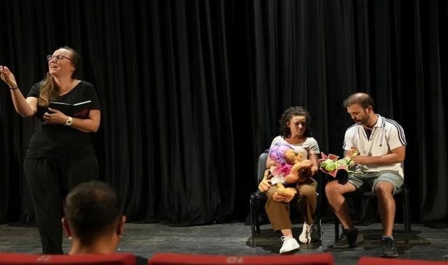Şehir Tiyatrosu oyuncuları için kukla atölyesi düzenlendi