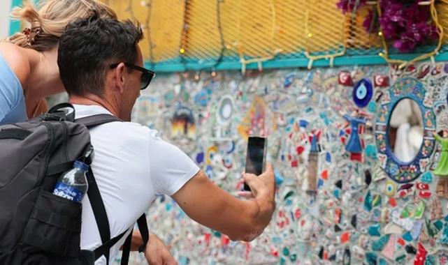 Sultanahmet’te sanata çıkan sokak