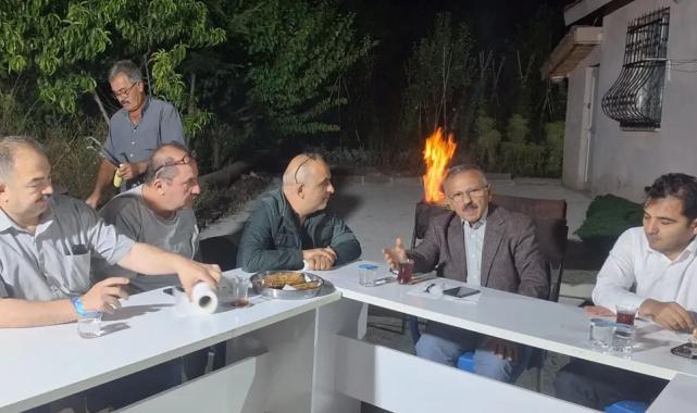 Tokat’ta siyasetçi ve gazeteciler ‘İsli Demlik’te buluştu