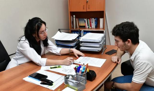 Üniversite tercihinde İzmir Çiğli Belediyesi gençlerin yanında