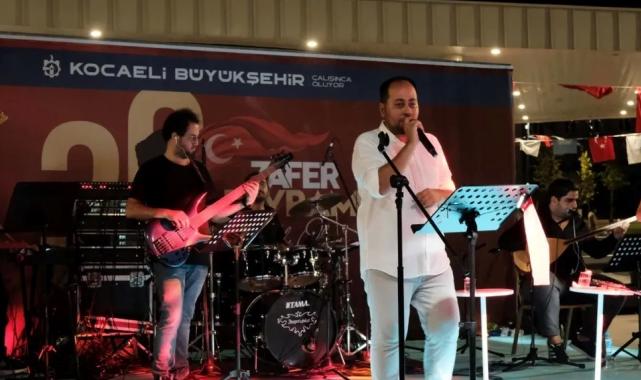 Zafer meşalesi Milli İrade Meydanı’nda yakıldı