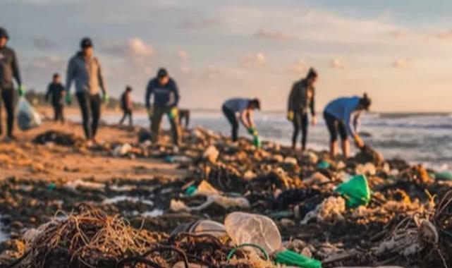 Antalya’da deniz gönüllüleri kıyı temizliği için buluşuyor