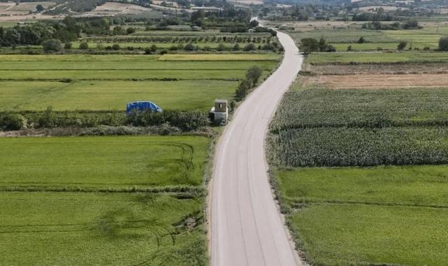 Balıkesir Büyükşehir’den hizmet bekleyen yollarda yoğun mesai