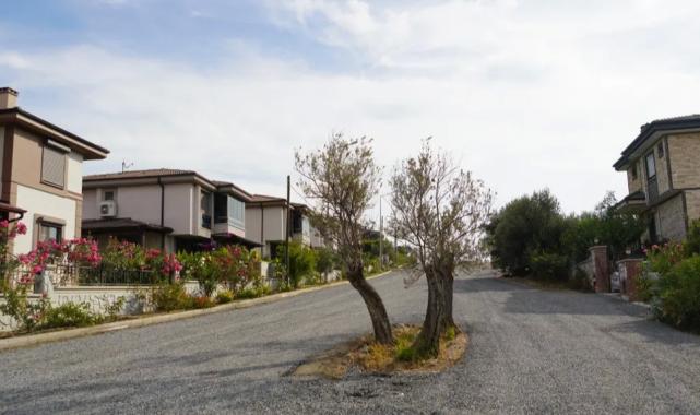 Balıkesir Edremit’te yol çalışmaları tam gaz