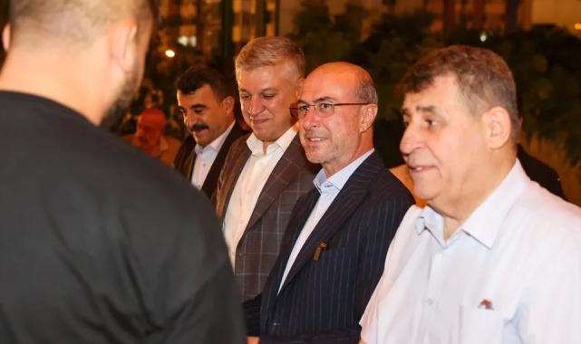 Başkan Pekyatırmacı, kandil gecesinde vatandaşlarla bir araya geldi