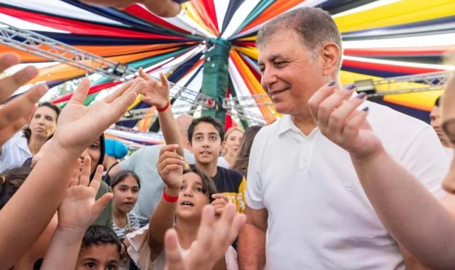 Başkan Tugay 94. İEF’de çocukları misafir etti 