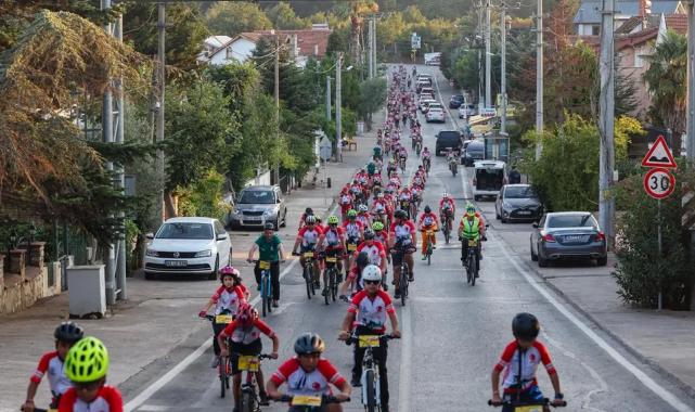 Bisiklet tutkunları Kocaeli’de pedal çevirdi