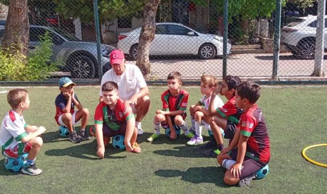Bostanlıspor’un minik futbolcuları iş başı yaptı