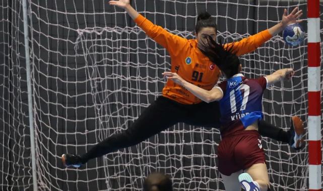 Bursa Büyükşehirli kadın hentbolcular sezona beraberlikle başladı