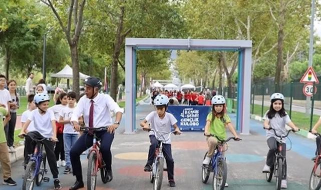 Bursa’da çocuklar bisikletle eğlenerek öğrendi