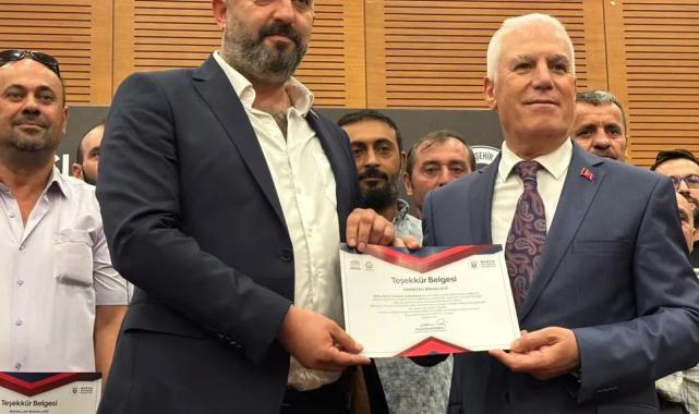 Bursa’da yangınla mücadele eden kahramanlara teşekkür belgesi