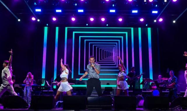 Çim Konserleri’nde Mustafa Sandal coşkusu