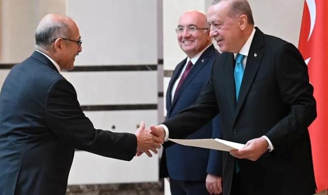 Cumhurbaşkanı Erdoğan’a 4 büyükelçiden güven mektubu