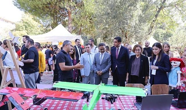 DEÜ’de “İkiz Dönüşümün İzinde Teknoloji ve Bilim Şenliği” coşkuyla başladı