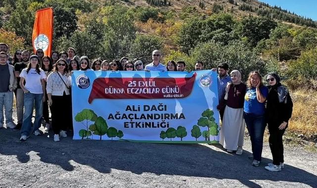Dünya Eczacılar Günü’nde Ali Dağı’na fidan ektiler