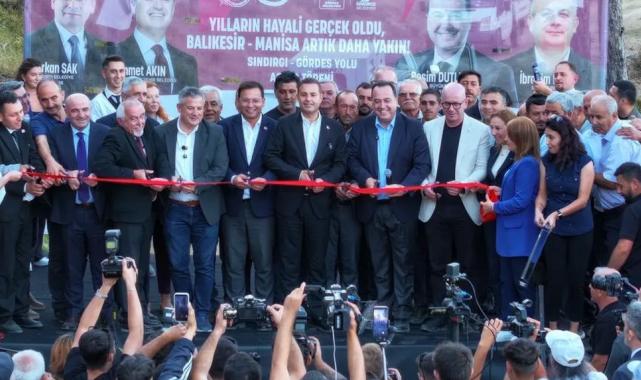 Gördes–Sındırgı yolunda birlikle gelen hizmet