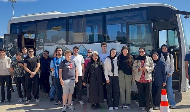 İnegöl Belediyesi Gençleri Teknofest’e Götürüyor